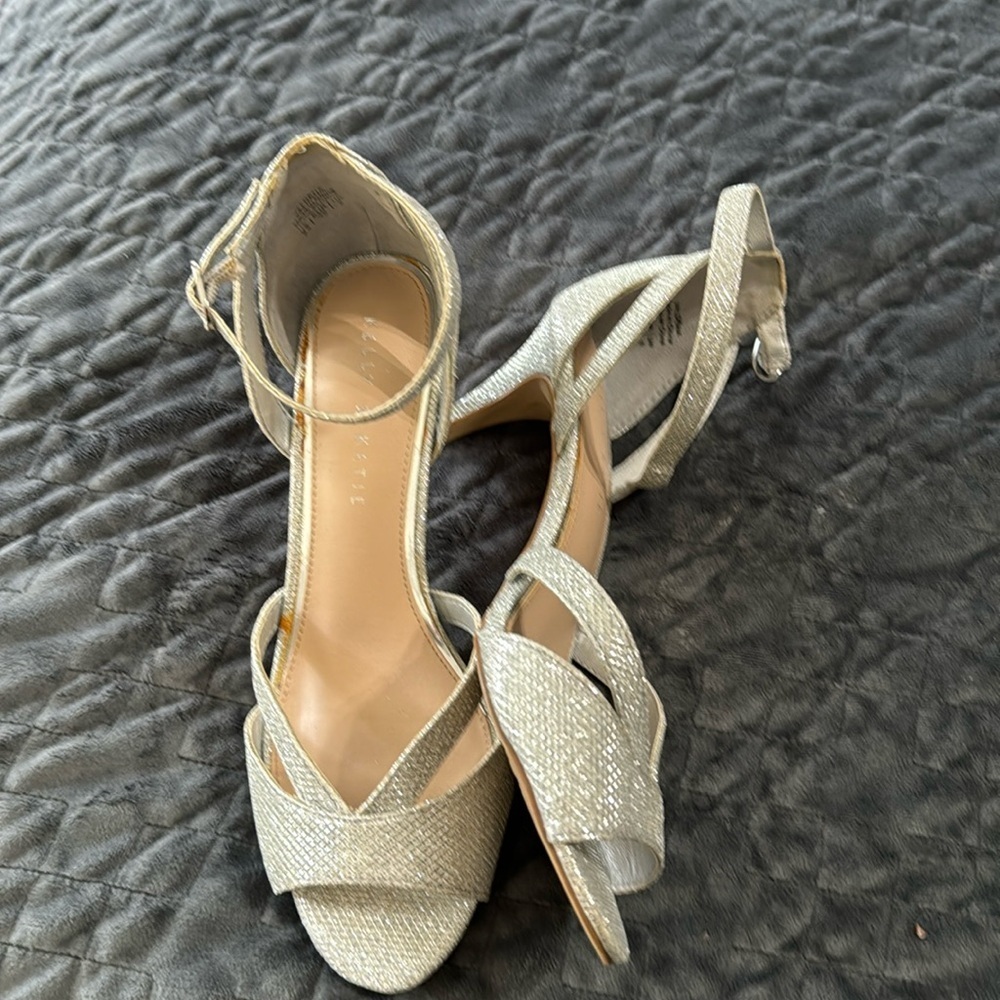 Kelly &‎ Katie Valdenda Sliver Sparkle Kitty Heel